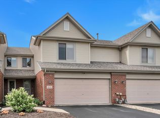 8233 Pecan Pl, Frankfort, IL 60423