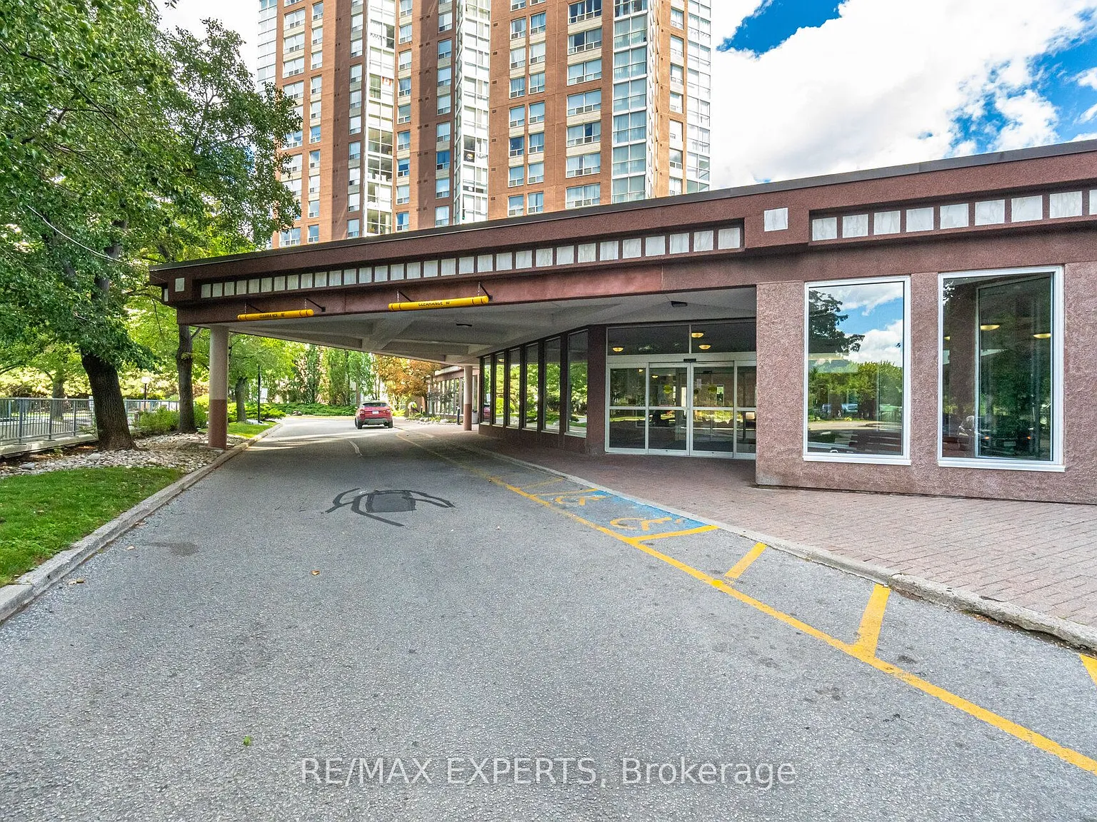 2 bed, $2,300 — Photo 3