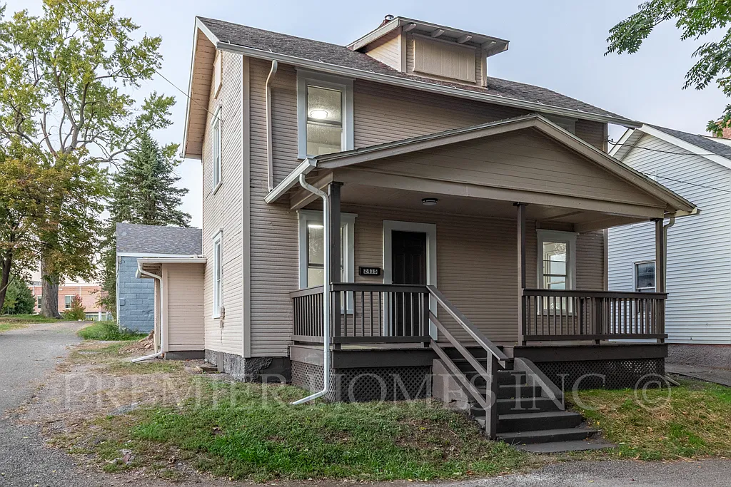 2 bed, 904 sqft, $1,495 — Photo 1