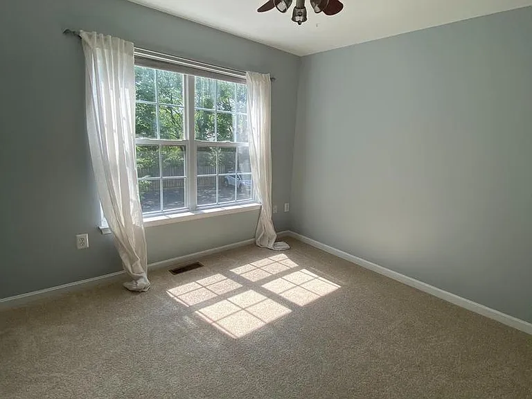 123 Heathfield Dr — Photo 17