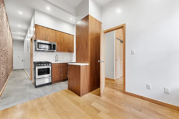 Rented by BH Brokerage Group | media 16