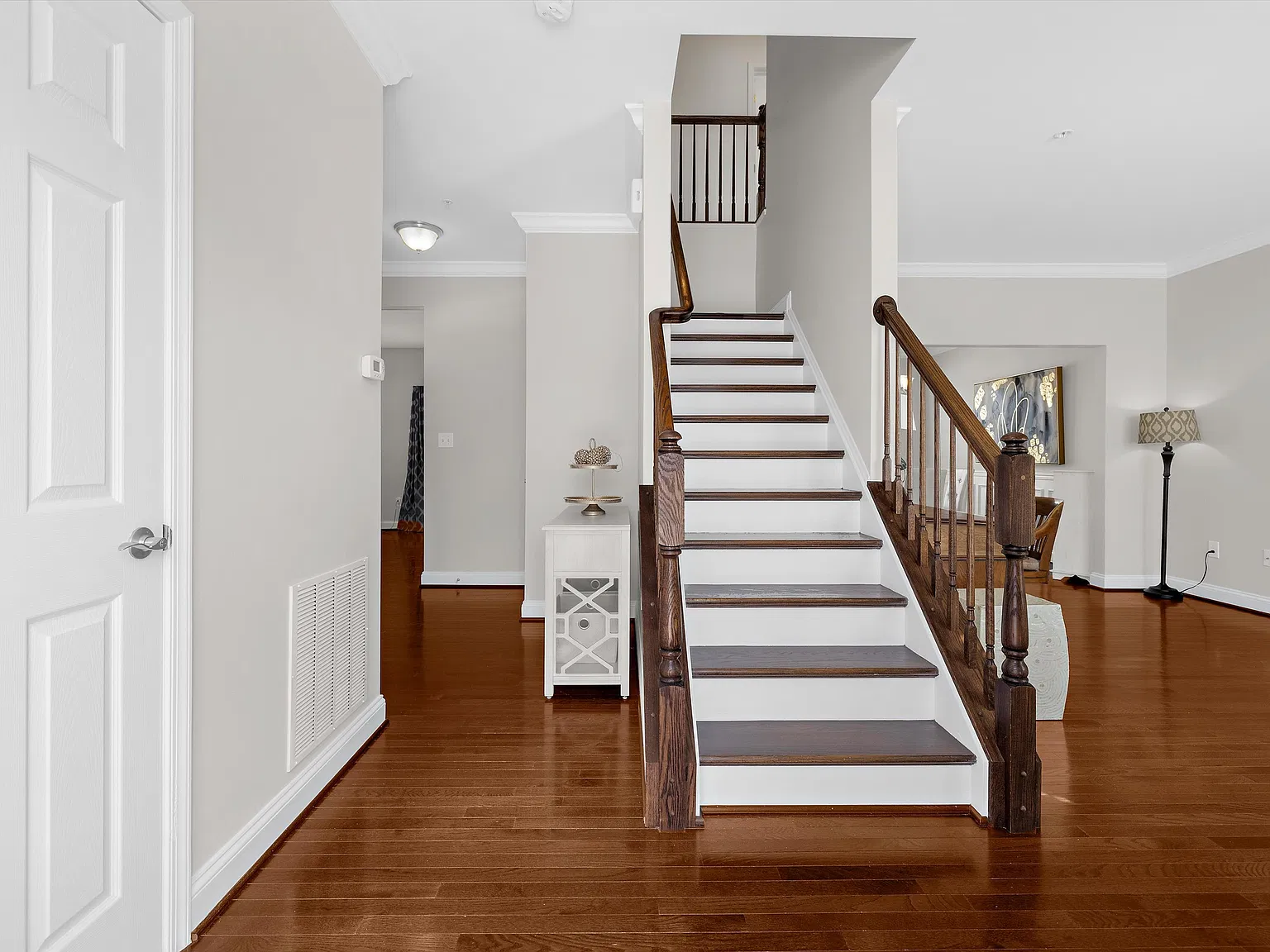 4 bed, 2.5 bath, 1957 sqft, $3,200 — Photo 3