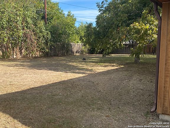 5th image of 3439 CHATEAU DR