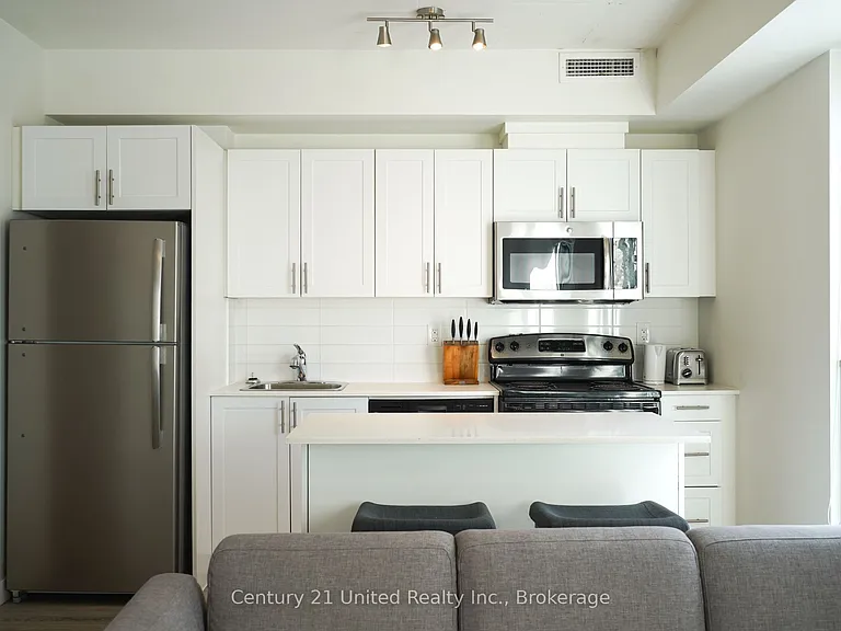 100 Bond St E #229 — Photo 10