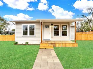 806 San Antonio Ave, Seguin, TX 78155