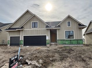4715 178th St, Urbandale, IA 50232