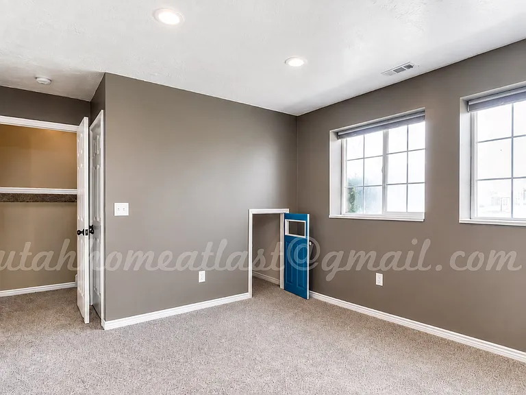 4353 S 3100 W — Photo 15