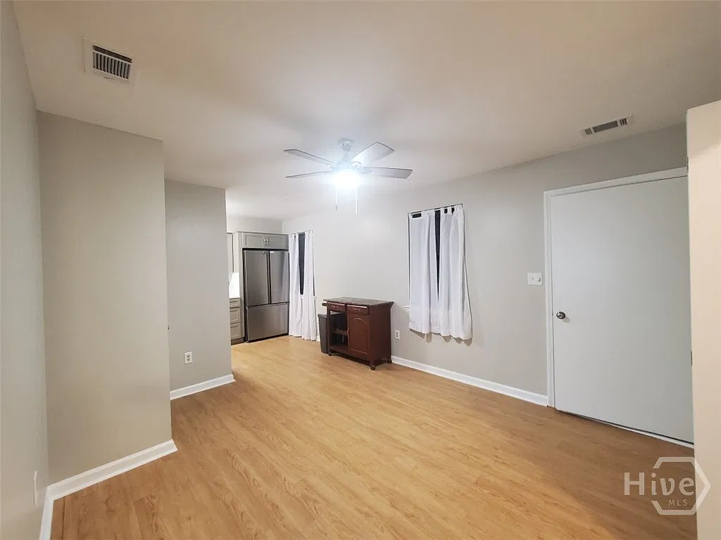 3 bed, 1.5 bath, 1543 sqft, $2,100 — Photo 3