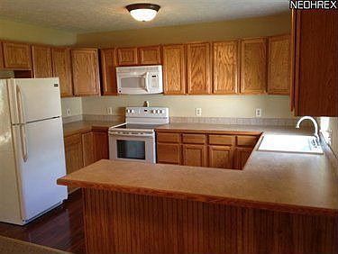 5th image of 2861 Shelburn Ave