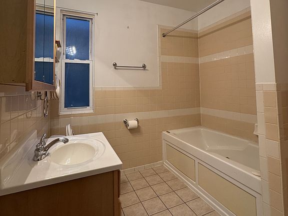 3rd image of 3636 S Hermitage Ave #2