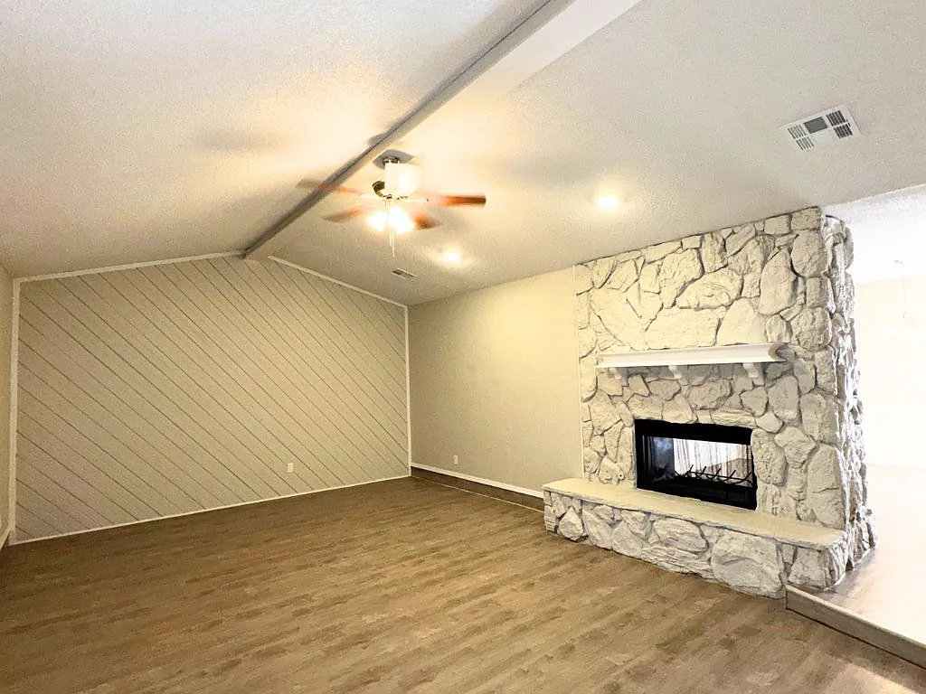 10105 Kirk Drive — Photo 4