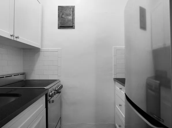 208 West 23rd Street image 1 of 13