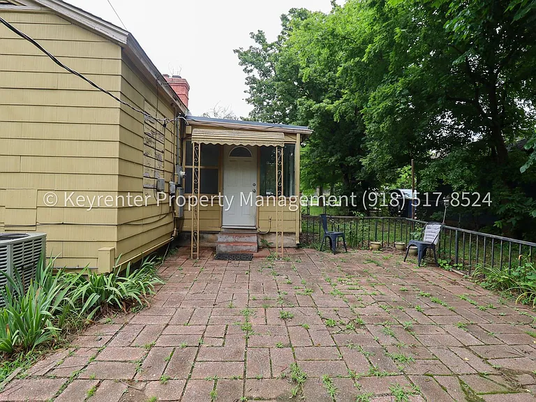 3322 E 23rd St — Photo 30