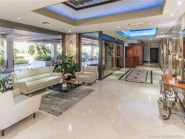 8877 Collins Ave — Photo 4