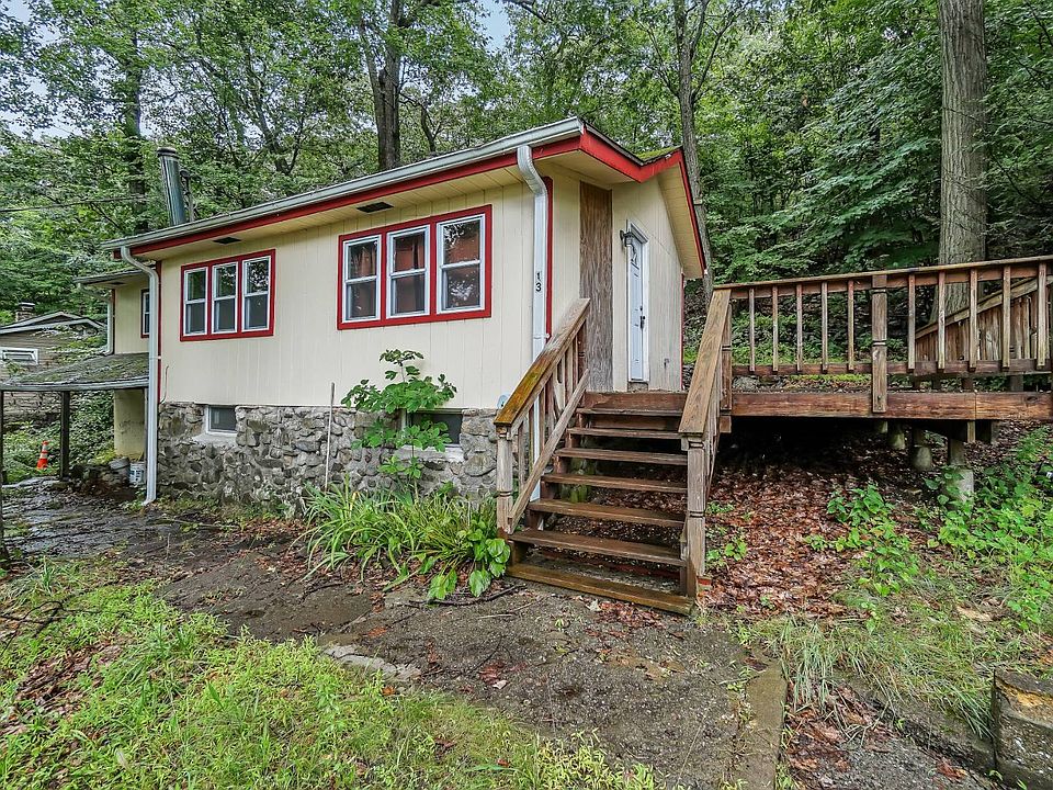 1st image of 13 Oakwood Trl S