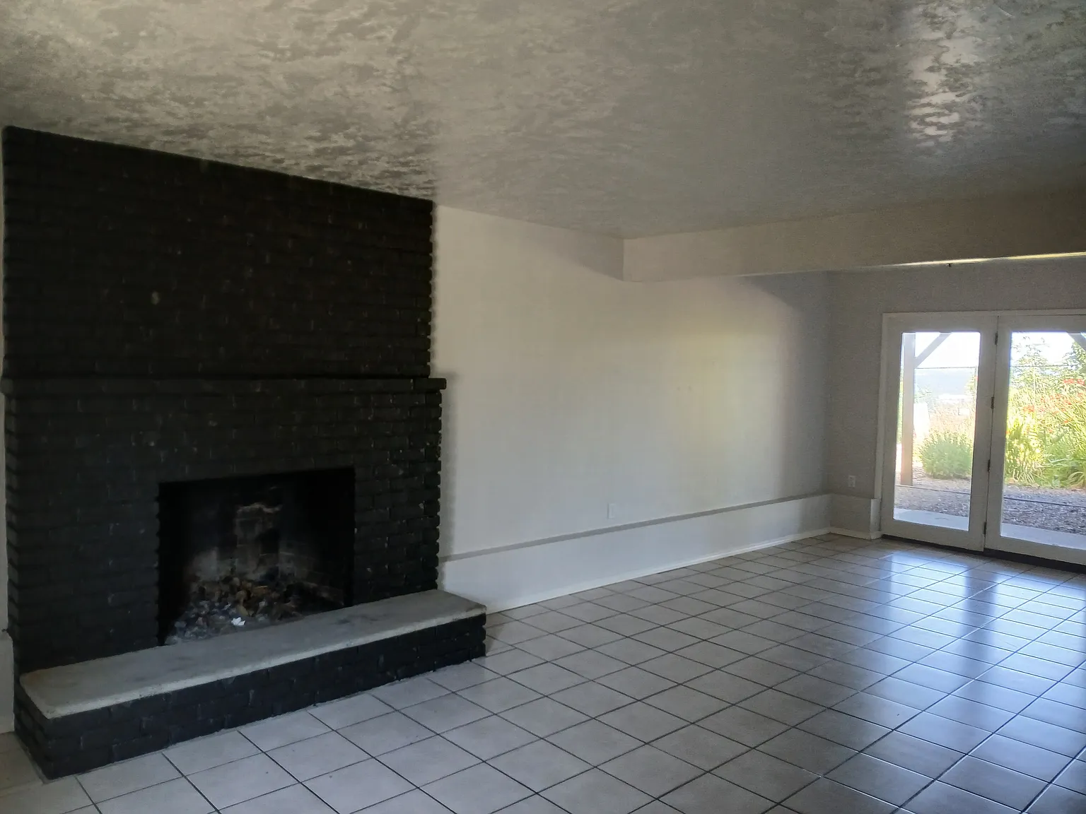 261 Amanda Court — Photo 3