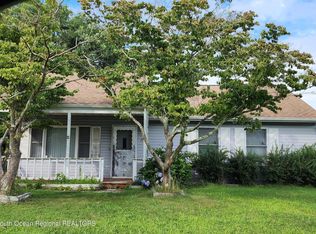 112 Village Dr, Barnegat, NJ 08005