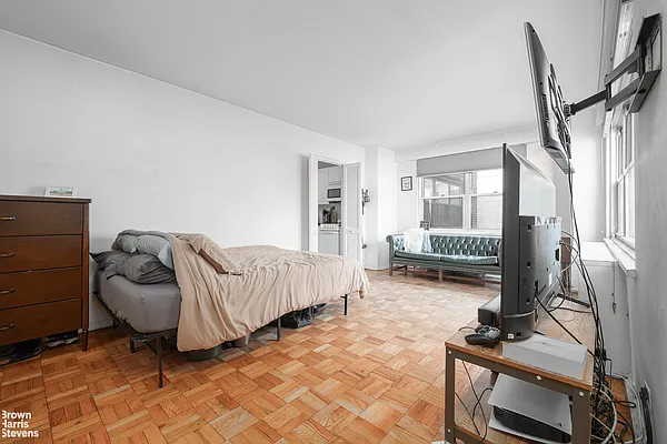 Rented by Brown Harris Stevens | media 7