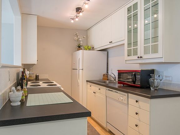 4th image of 22991 Marine View Dr S APT D208