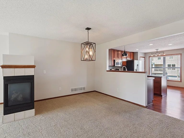 15024 Farnham Ave N — Photo 10
