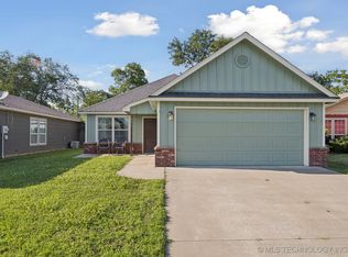 311 E 4th St, Skiatook, OK 74070