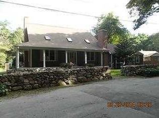 10 Grove Rd, Cumberland, RI 02864