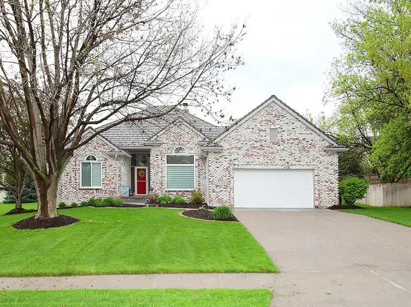 15752 Grant Cir, Omaha, NE 68116