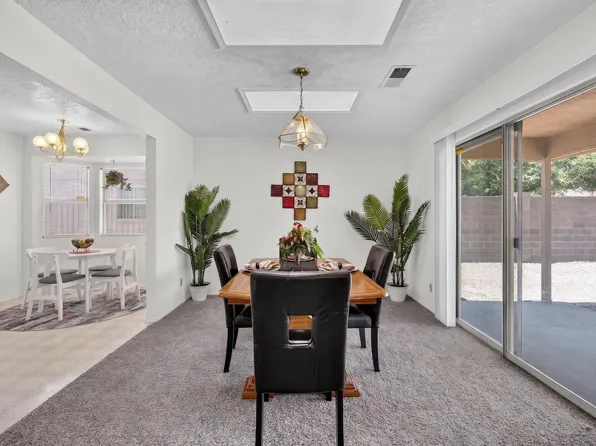 7221 Sunlight Peak Dr NE, Rio Rancho, NM 87144