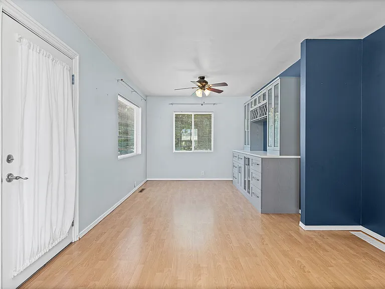 1421 N 32nd St — Photo 5