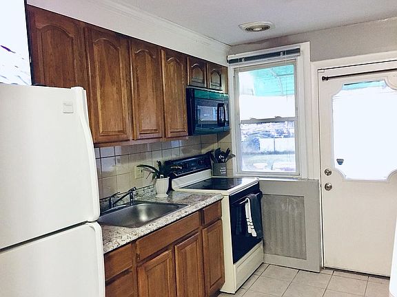 4th image of 7602 Loretto Ave