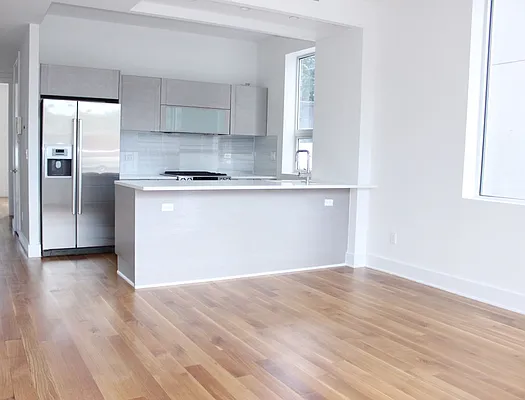 Rented by MNS | media 32