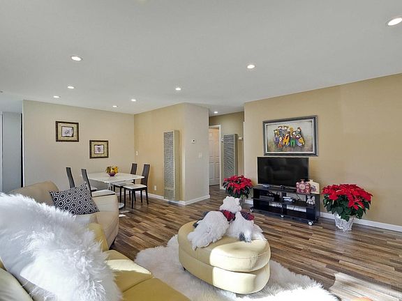 2nd image of 3201 Parkhaven Dr