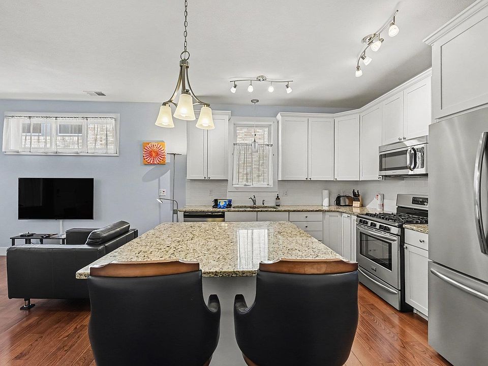 1st image of 119 E 8th St APT 5