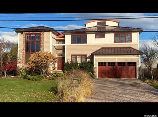 105 Lighthouse Rd, Babylon, NY 11702