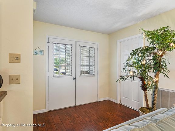 4th image of 2328 Palm Springs Ct