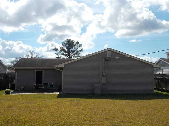 3rd image of 5144 Highland Dr