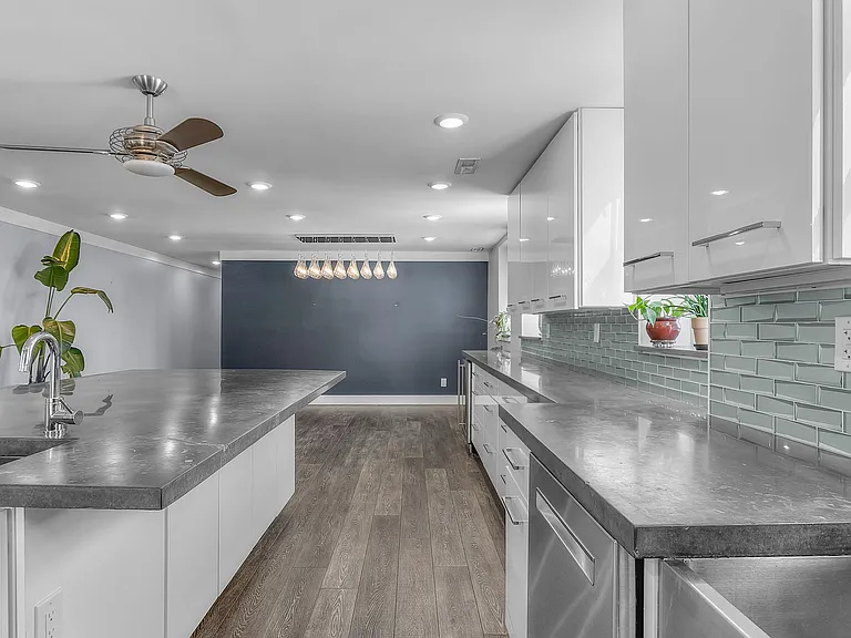 1915 Colonial Ave #6 — Photo 15