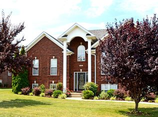 9118 Geneva Cir, Prospect, KY 40059