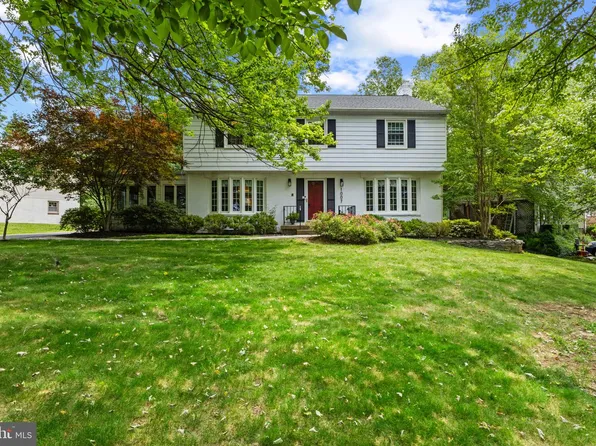 1007 Westbriar Dr NE, Vienna, VA 22180