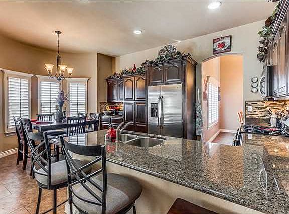 5th image of 5569 Dennis Cavin Ln