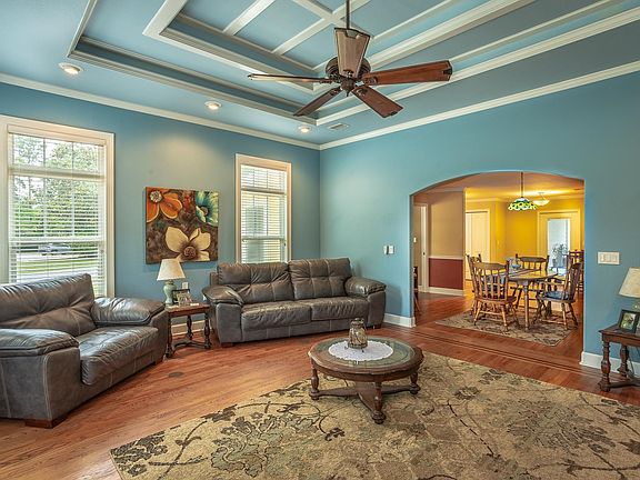 5th image of 92 Dogwood Dr