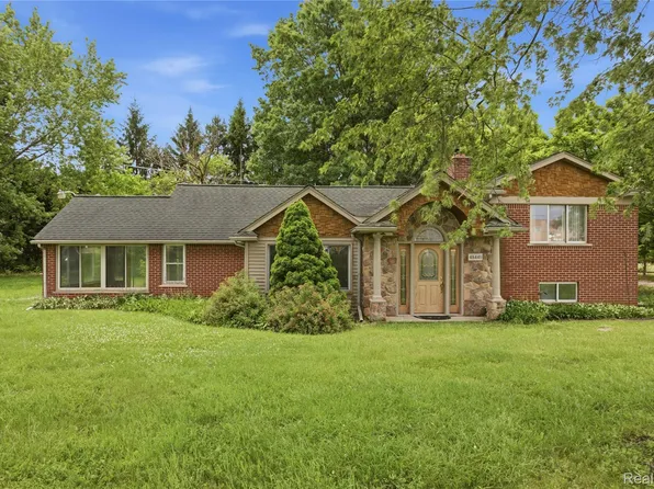 48441 N Territorial Rd, Plymouth, MI 48170