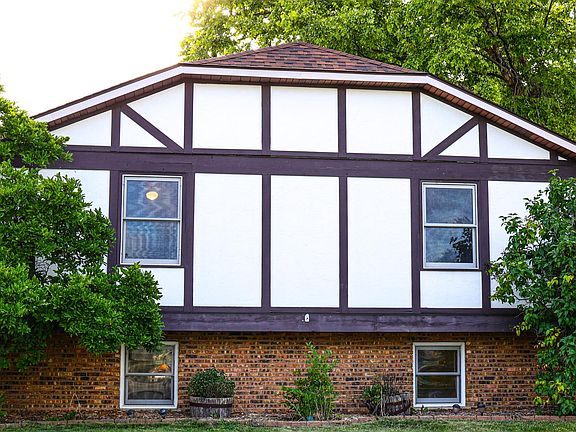 2nd image of 4836 Eastwood Ct