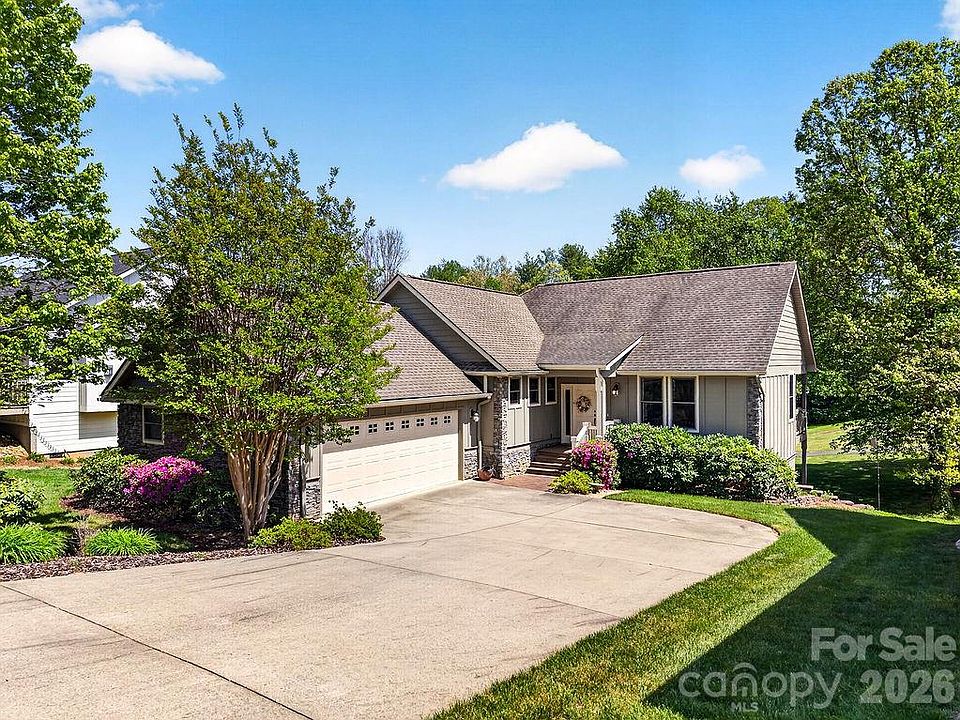 1st image of 24 Triple Fairways Dr