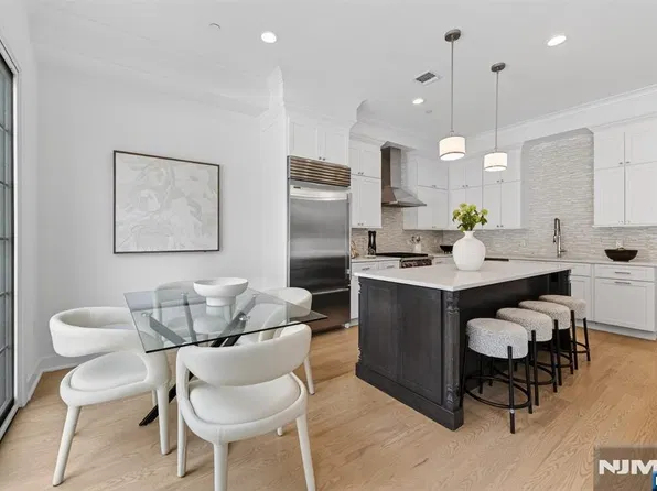 15 Gabriel Court #15, Paramus, NJ 07652