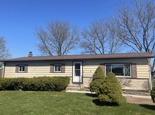 N6027 Esterbrook Rd, Fond Du Lac, WI 54937