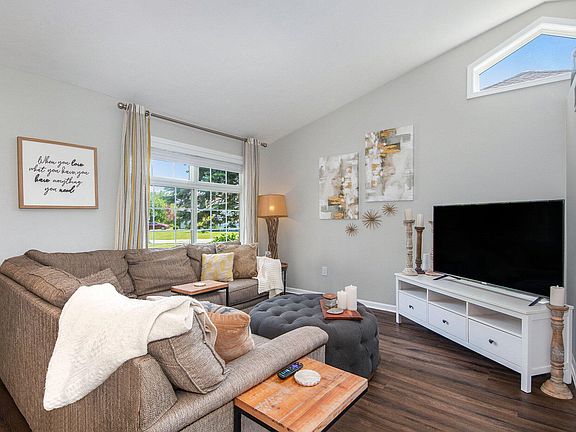 2nd image of 5627 E Grove Dr SE
