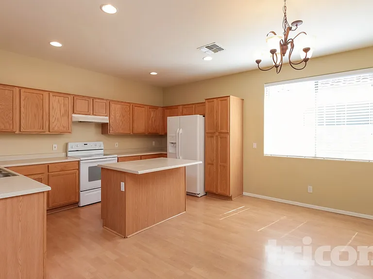12519 W Estero Ln — Photo 4