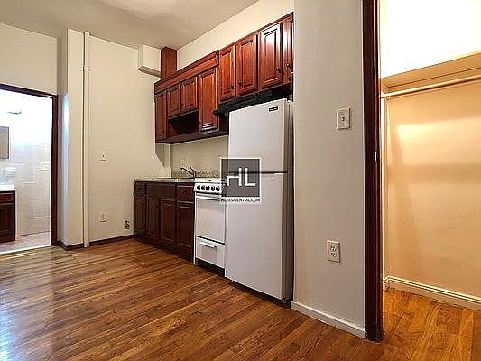 2nd image of 481 Saint Johns Pl #A6