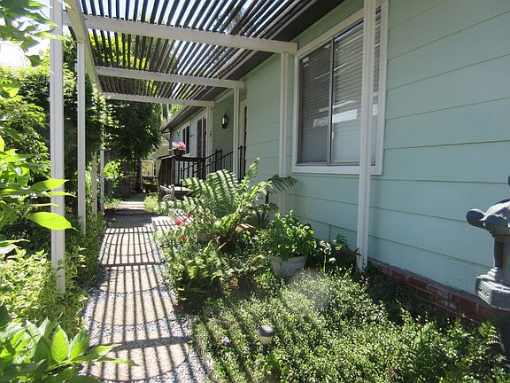 3rd image of 68 Mulberry Ct